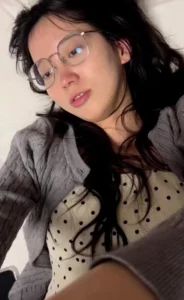 我丢 戴这种眼镜的真有反差感